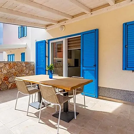 Hotel Blue Monstera Cres